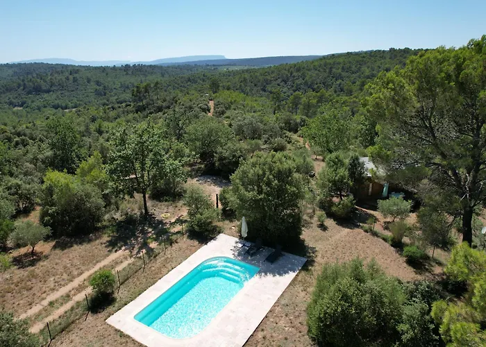 Chalet Dans Plusieurs Hectares De Nature