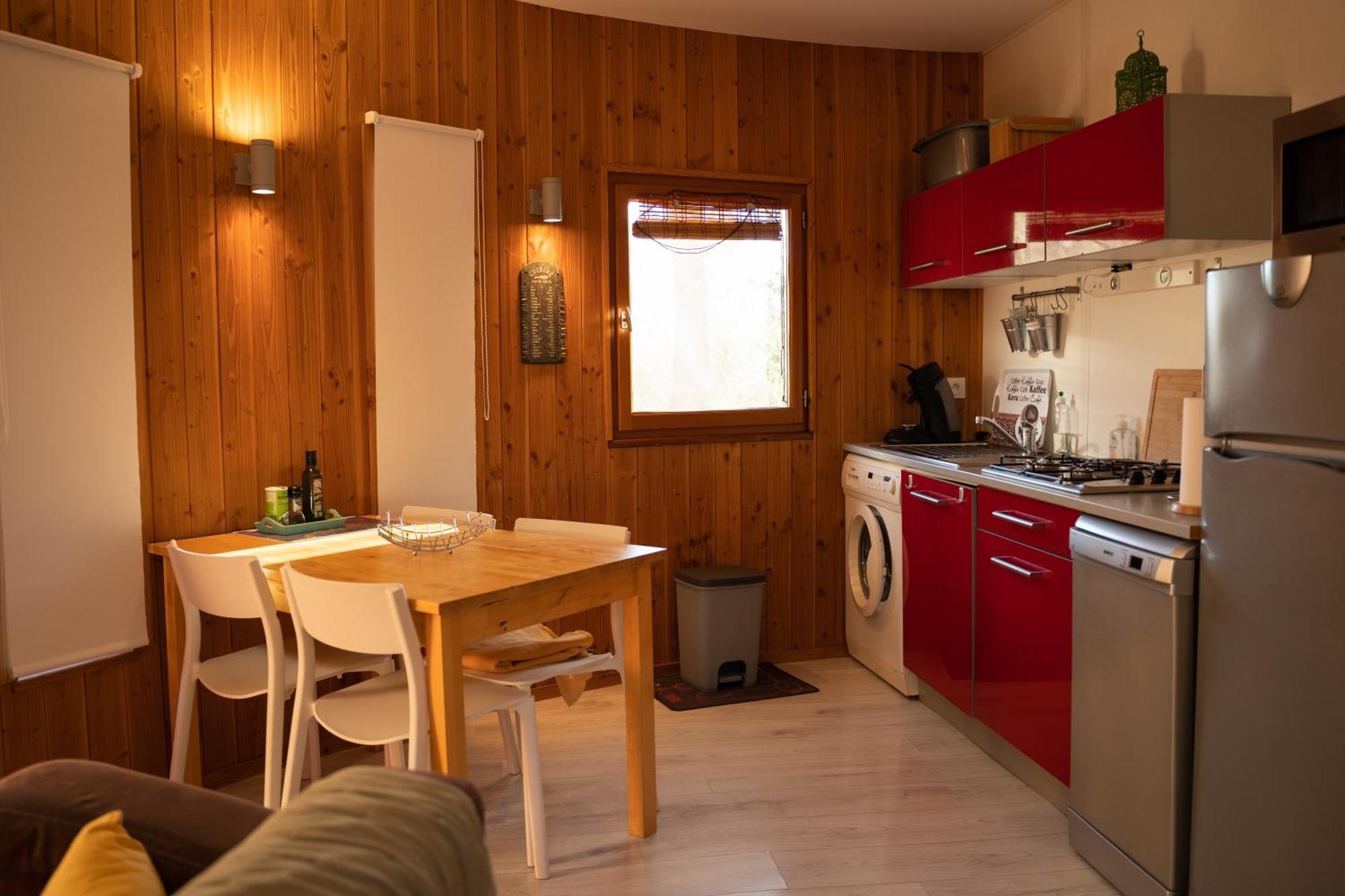 Dans Plusieurs Hectares De Nature Chalet